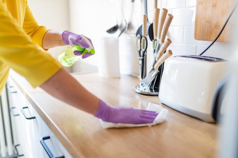 5 Important Things We Should Check Before Hiring Bond Cleaners