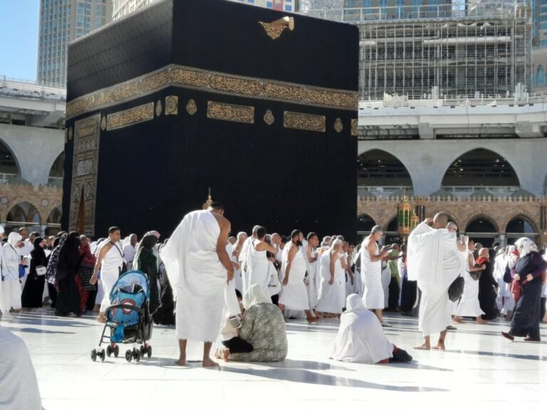 Journey to the Holy Land Without Breaking the Bank: Exploring the Best Cheap Umrah Packages for Every Budge
