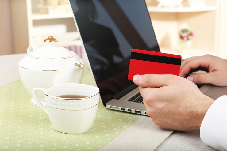 The Pros and Cons of Applying for Credit Cards Online